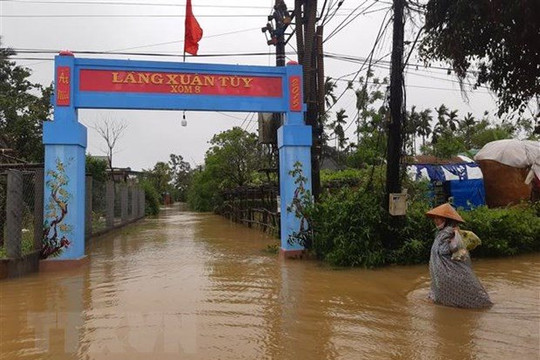 PM orders quick response to abnormal downpours, floods in central region