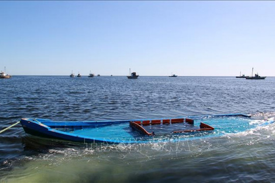 Ít nhất 22 người thiệt mạng và mất tích do lật thuyền ngoài khơi Tuynidi