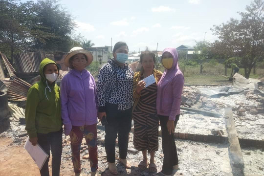 Vụ nhà dân bị cháy rụi ở Hàm Thuận Bắc:
Hoàn cảnh gia đình bà Góp rất đáng thương