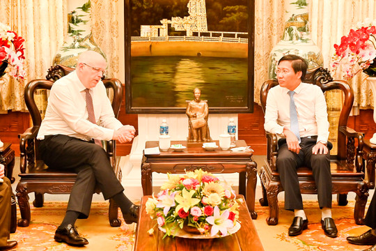 Chủ tịch UBND tỉnh tiếp và làm việc với Đoàn Đại sứ Cộng hòa Phần Lan tại Việt Nam
