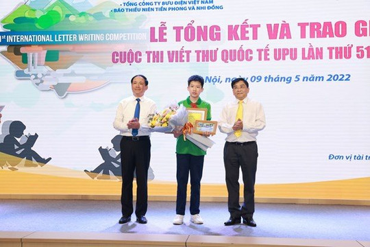 Vietnam announces national winner of UPU letter writing competition 2022