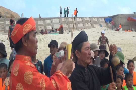 Lễ hội Cầu ngư trên đảo Cù Lao Câu