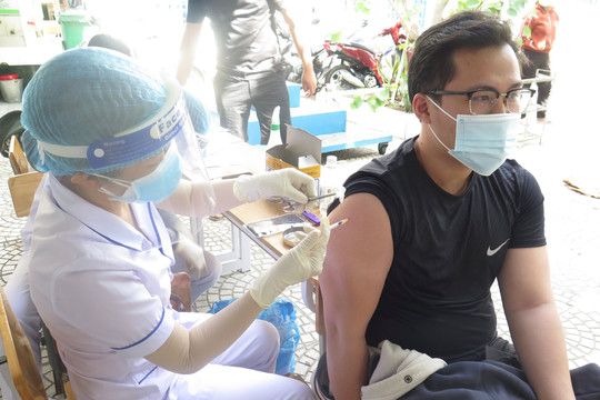 Thêm 111.150 liều vắc xin Pfizer cho Bình Thuận
