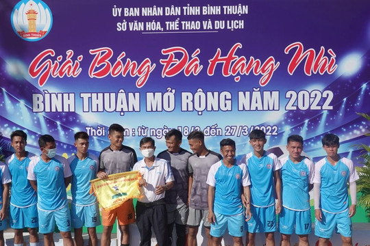  Bóng đá Bình Thuận tranh vé hạng Nhất quốc gia