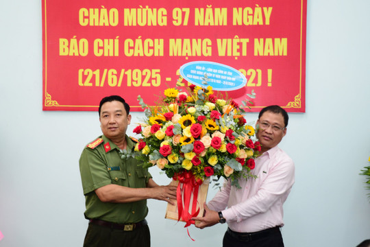 Thăm, chúc mừng Báo Bình Thuận nhân Ngày Báo chí Cách mạng Việt Nam