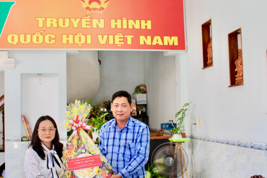 Visits, congratulations to press agencies in Binh Thuan on Vietnam Revolutionary Press Day