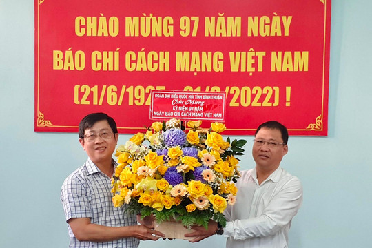 Đoàn Đại biểu Quốc hội tỉnh chúc mừng Ngày Báo chí Cách mạng  Việt Nam