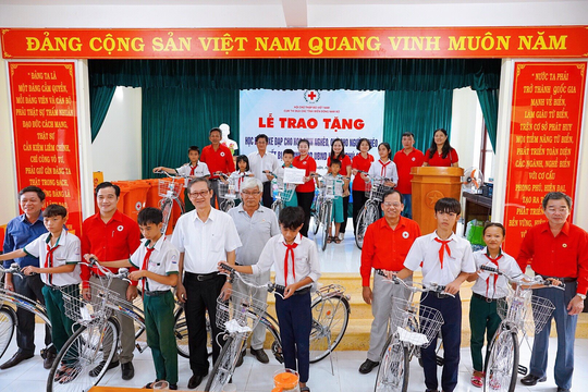 Over 33,424 turns of needy people  get benefit from Humanitarian Month 2022 in Binh Thuan