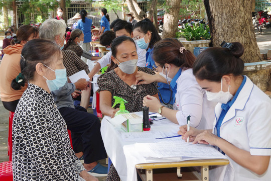 Khám, điều trị bệnh miễn phí cho 250 người dân phường Thanh Hải