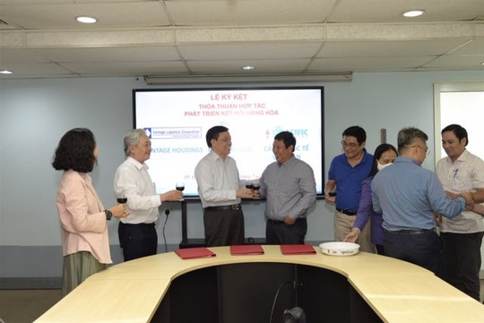 Cảng quốc tế Vĩnh Tân:
Ký kết thỏa thuận hợp tác với Cảng Sài Gòn và Công ty Vantage Holdings