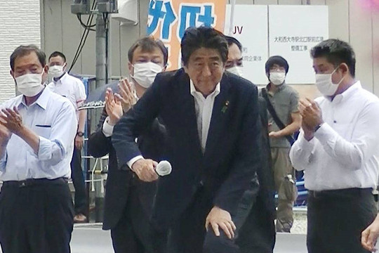Kẻ bắn ông Shinzo Abe có vẻ mặt bình thường