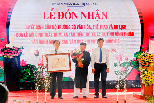 Ceremony to recieve recognition of Thay Thim Palace Festival as National Intangible Cultural Heritage