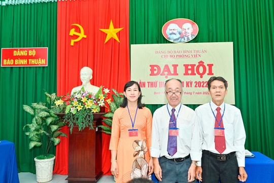 Đại hội Chi bộ Phóng viên:
Không ngừng học tập và làm theo lời Bác dạy đối với những người làm báo 
