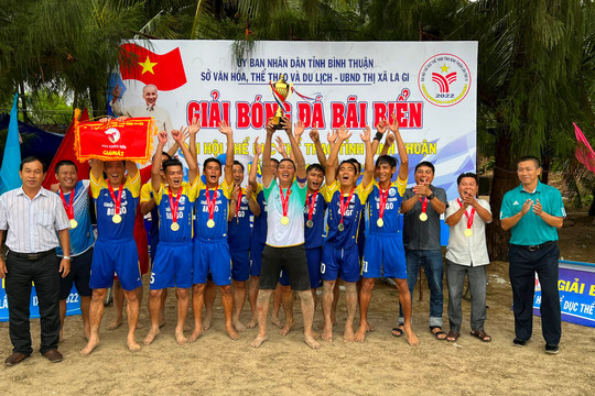  La Gi:  Vô địch giải bóng đá bãi biển Đại hội TDTT tỉnh 