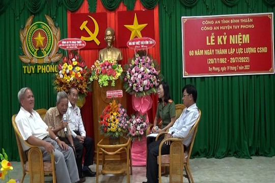 Tuy Phong:
Sôi nổi các hoạt động kỷ niệm 60 năm Ngày truyền thống Lực lượng Cảnh sát nhân dân