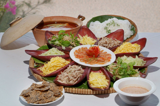 Đề xuất Lẩu thả và Mực một nắng vào thương hiệu Văn hóa ẩm thực Việt Nam