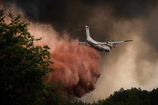 Cháy rừng lan rộng tại Pháp, châu Âu phải cử lực lượng hỗ trợ