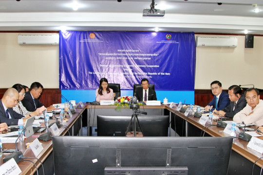 Việt - Lào tăng cường hợp tác ngoại giao kinh tế