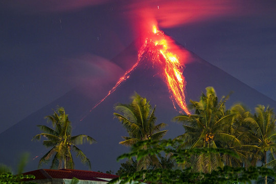 Philippines cảnh báo nguy cơ phun trào một trong các núi lửa hoạt động mạnh nhất