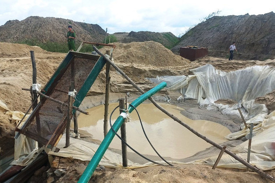 Khai thác cát trái phép trên sông La Ngà: Xử lý nghiêm đối tượng vi phạm