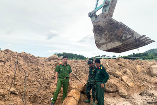 Xử lý thành công quả bom nặng gần 400 kg tại Hàm Tân