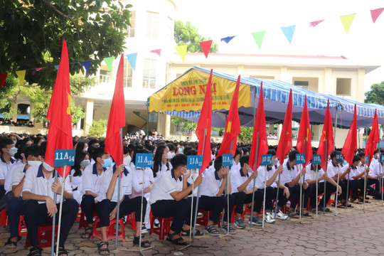 Trường THPT Phan Thiết:
Gần 2.000 học sinh trong niềm vui được đến trường
