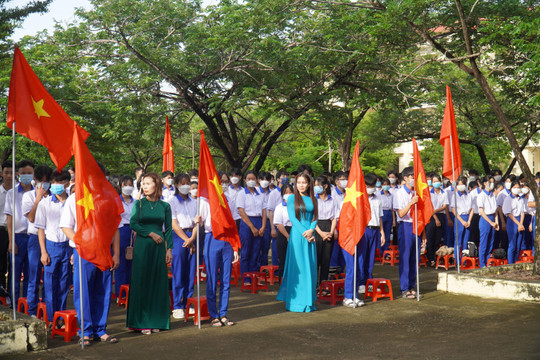 Trường THPT Hàm Tân khai giảng năm học mới
