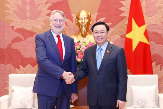 Vietnam hopes for increasingly substantive ties with EU: top legislator
