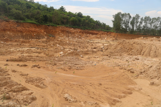 Hàm Tân: Khoanh vùng xử lý các điểm khai thác cát trái phép