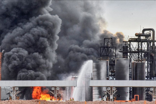 Nổ ở nhà máy lọc dầu Argentina, ít nhất 3 người thiệt mạng