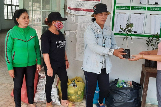 Phụ nữ Hàm Thuận Bắc: Góp sức bảo vệ môi trường