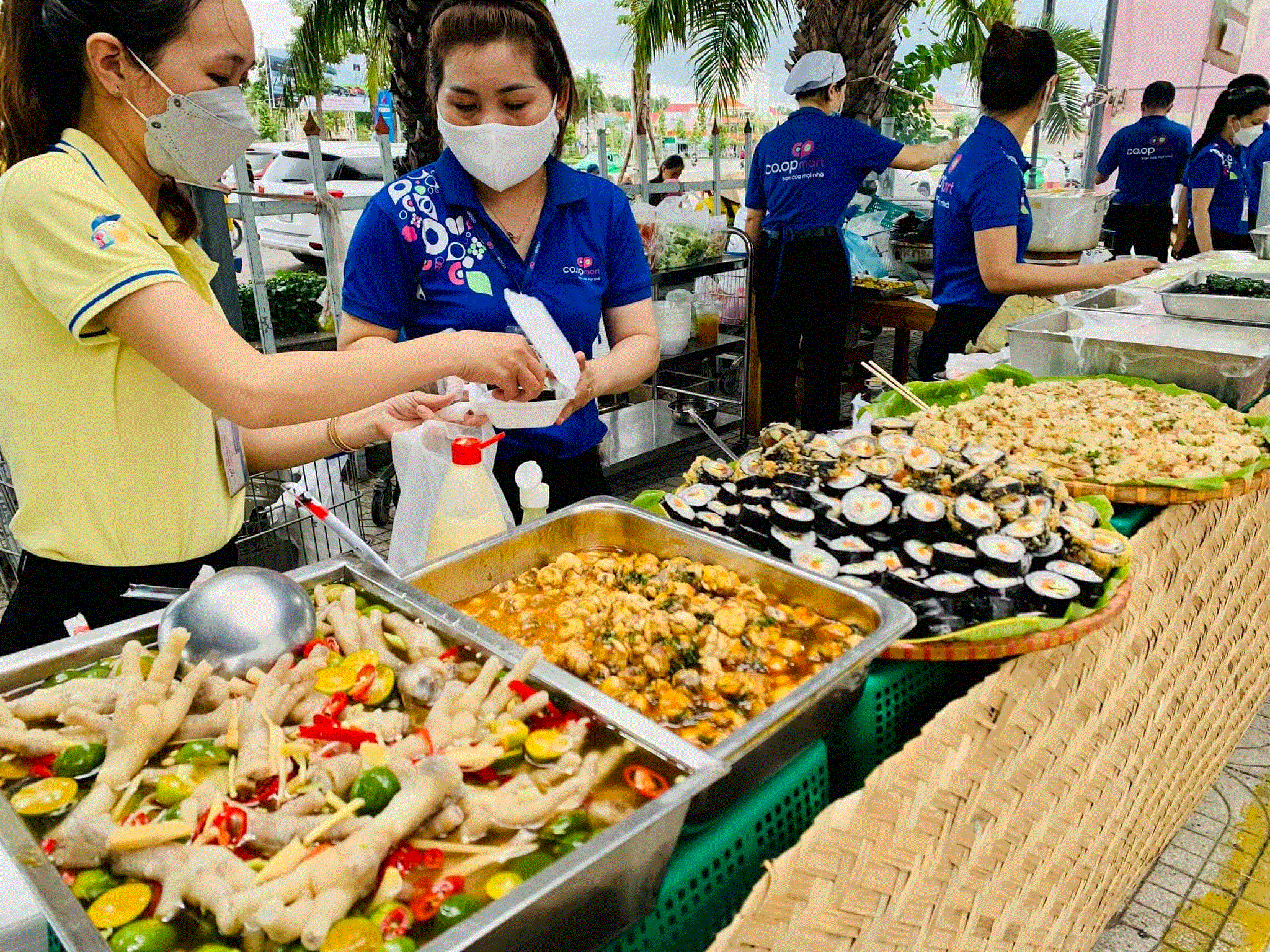 Lễ hội ẩm thực Việt tại Siêu thị Co.opmart Phan Thiết 