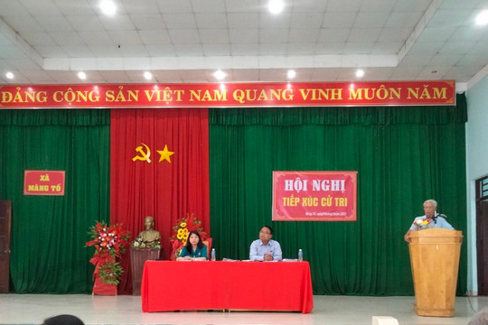 Đại biểu Quốc hội tiếp xúc cử tri xã Măng Tố 