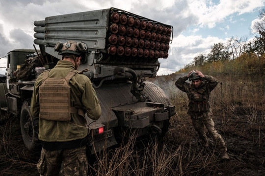 Nga cảnh báo đáp trả tương xứng nếu Mỹ cung cấp vũ khí tầm xa cho Ukraine