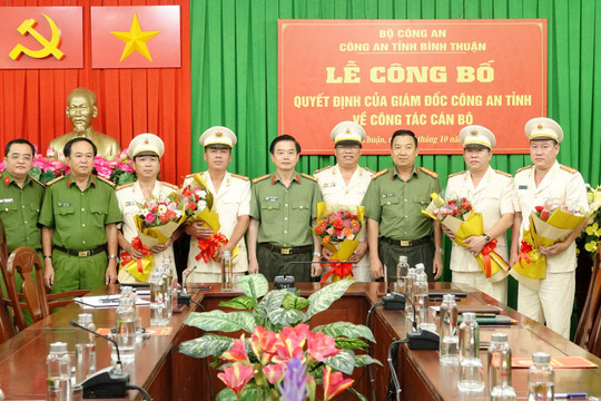 Công an Bình Thuận công bố quyết định về công tác cán bộ