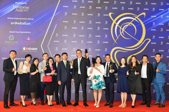 NovaGroup đón nhận giải thưởng "Doanh nghiệp xuất sắc châu Á" 