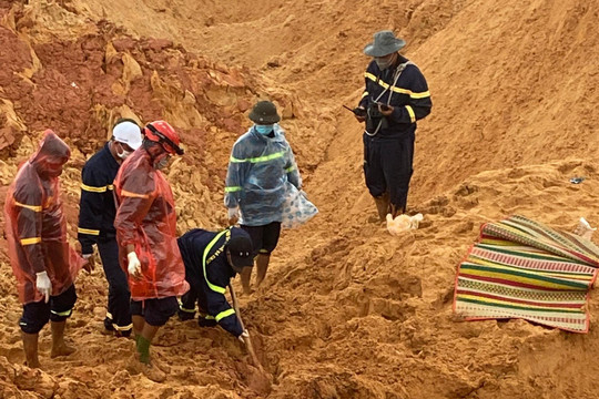 Vụ sạt lở cát ở mỏ titan nam Suối Nhum: Tìm thấy thi thể công nhân thứ 3