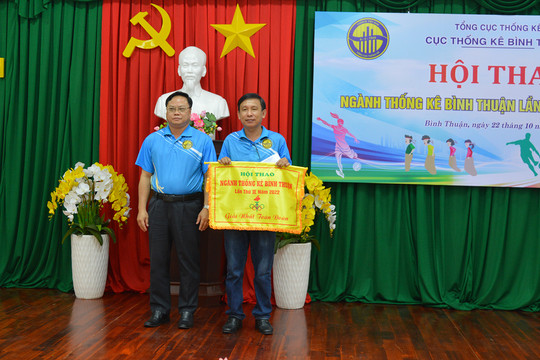 Ngành Thống kê Bình Thuận tổ chức hội thao kỷ niệm Ngày Thống kê thế giới