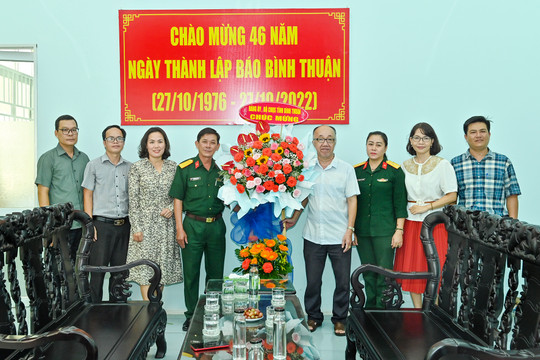 Lãnh đạo tỉnh chúc mừng Báo Bình Thuận nhân ngày thành lập