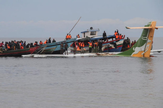 Ít nhất 19 người bị thiệt mạng trong vụ rơi máy bay ở Tanzania