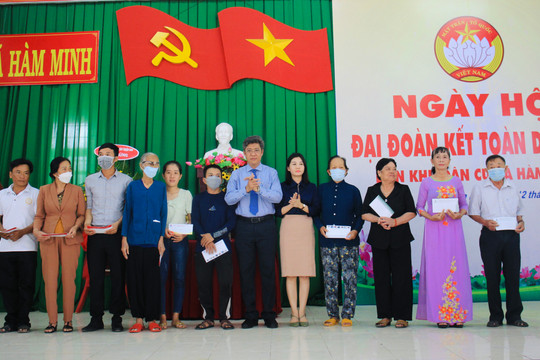 Xã Hàm Minh:
Tổ chức “Ngày hội Đại đoàn kết toàn dân tộc” liên khu dân cư 