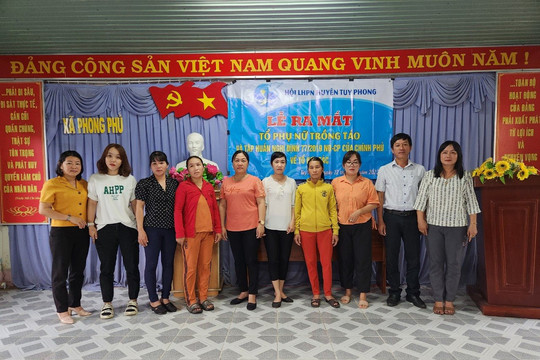 Tuy Phong: Ra mắt tổ hợp tác “Tổ phụ nữ trồng táo” tại
xã Phong Phú