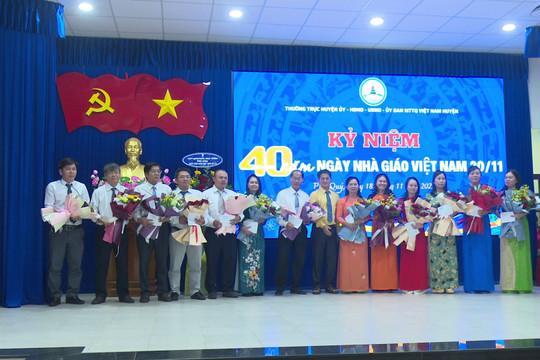 Phú Quý:  Kỷ niệm 40 năm Ngày Nhà giáo Việt Nam 20/11