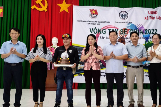 Câu lạc bộ mô tô Shadow Việt Nam:
Tổ chức chương trình “Vòng tay sẻ chia năm 2022”