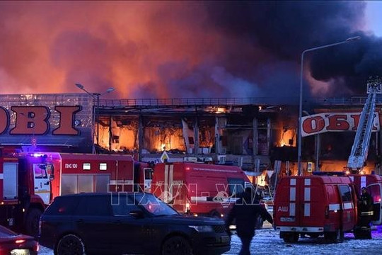 Một người tử vong trong vụ cháy ở trung tâm thương mại gần Moskva