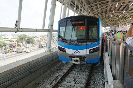Metro Bến Thành - Suối Tiên chạy thử