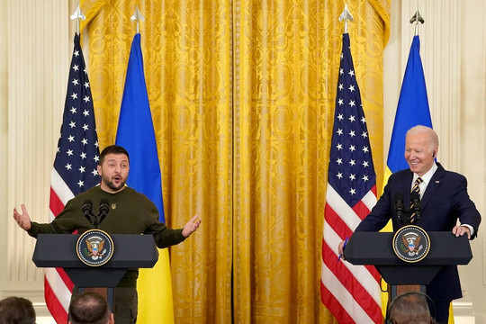 Điện Kremlin lên tiếng về việc Tổng thống Ukraine thăm Mỹ, nhận gói viện trợ quân sự tỷ đô