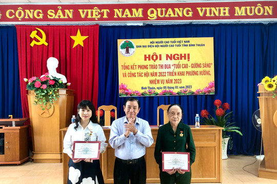 126 cá nhân được tặng Kỷ niệm chương “Vì sự nghiệp Bảo vệ, Chăm sóc và Phát huy vai trò người cao tuổi Việt Nam”
