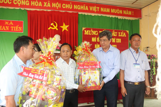 Province’s leaders visit, greet Tet Dau Lua in Bac Binh district  