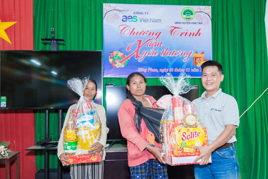AES Việt Nam trao quà tết cho gần 300 hộ nghèo và trẻ em có hoàn cảnh khó khăn tỉnh Bình Thuận và Quảng Ninh